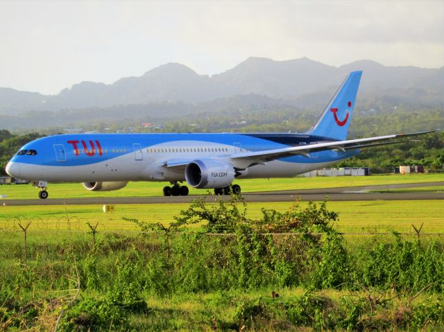 Boeing 787-9 Dreamliner (G-TUIK)