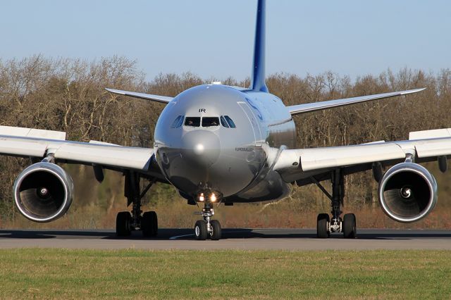 Airbus A330 (EI-DIR)