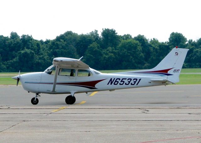 Cessna Skyhawk (N65331) - At Downtown Shreveport. 2004 Cessna 172S Skyhawk. 