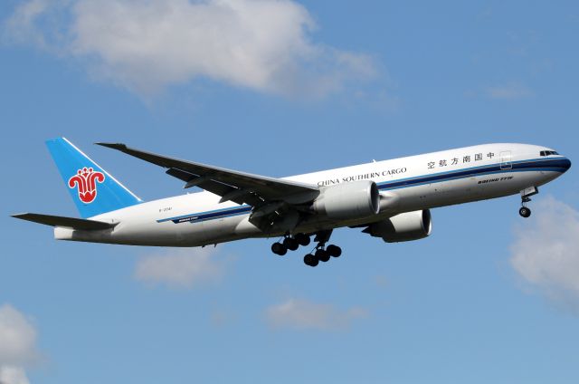 BOEING 777-200LR (B-2041)