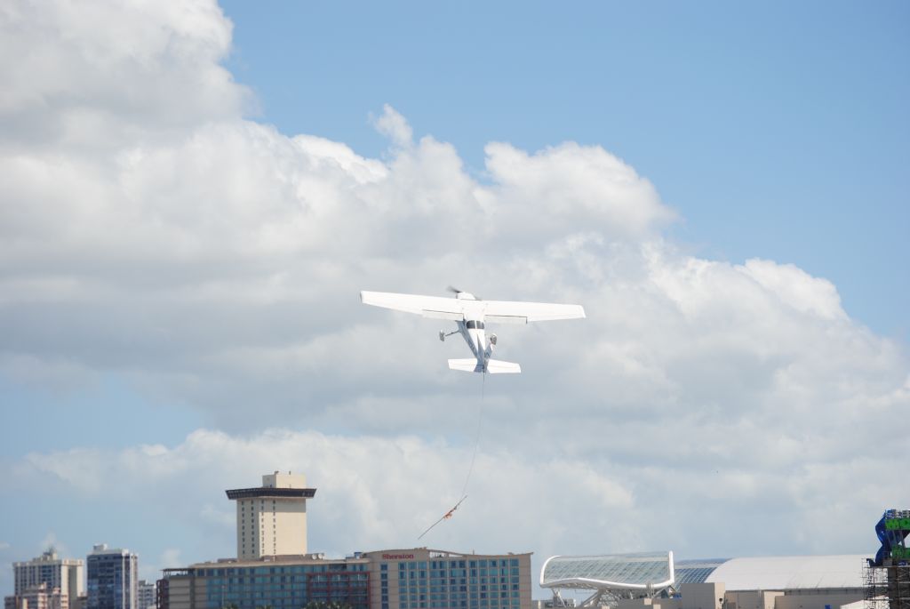 Cessna Skyhawk (N124JR)