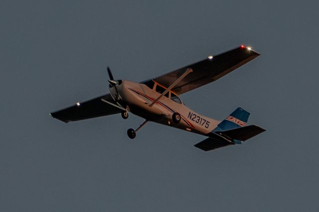 Cessna Skyhawk (N23175)