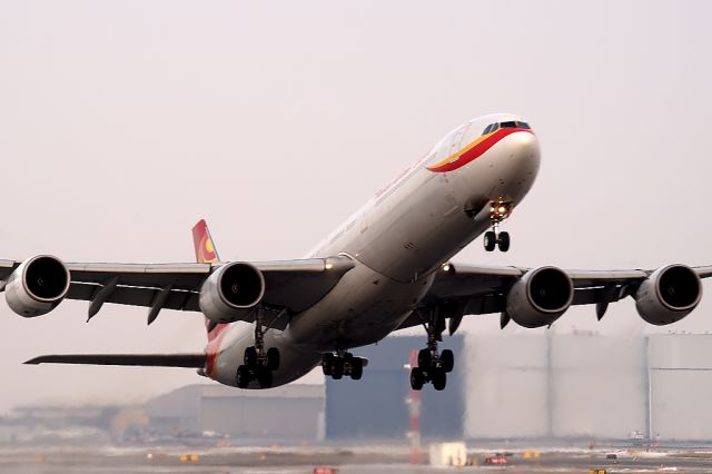 Airbus A340-600 (B-6510)