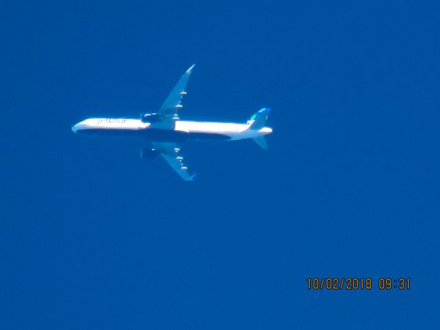 Airbus A321 (N986JB)