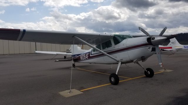 Cessna Skylane (N1084F)