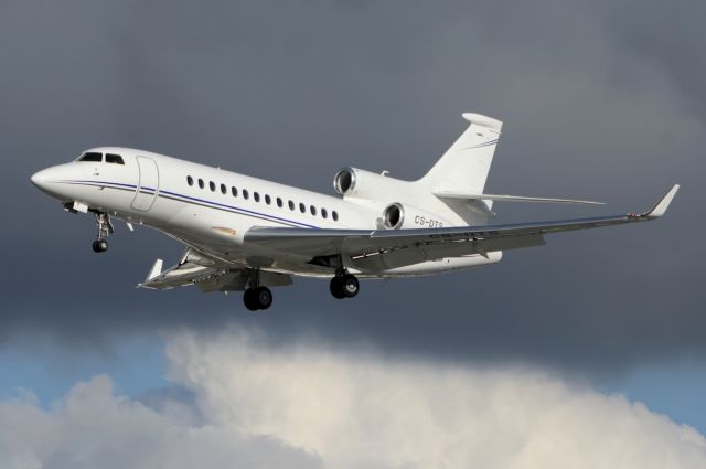 Dassault Falcon 7X (CS-DTS) - LBG 06/11/2012br /Landing 27