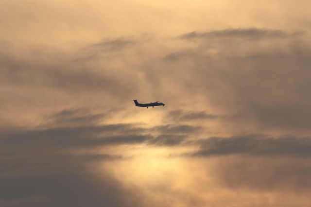 de Havilland Dash 8-400 (JA848A) - 24 December 2015:CTS-HKD