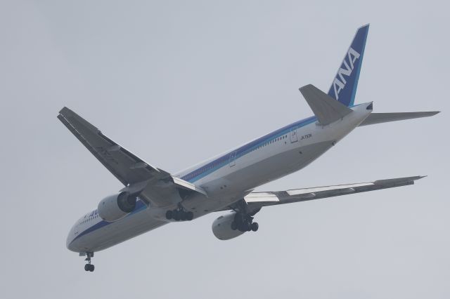 BOEING 777-300 (JA753A) - 25 May 2016:HND-HKD.