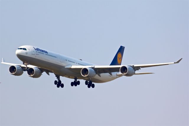 Airbus A340-600 (D-AIHS)