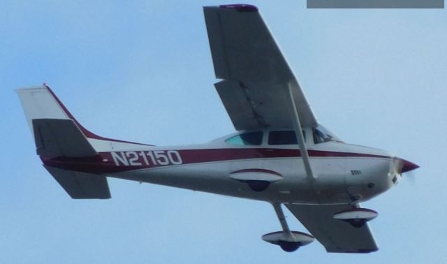 Cessna Skylane (N21150) - N21150 over Corvallis, Oregon on 12th November 2017.