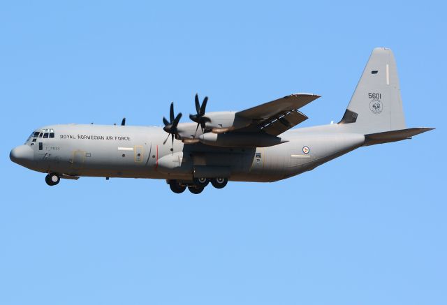 Lockheed C-130 Hercules (N5601)