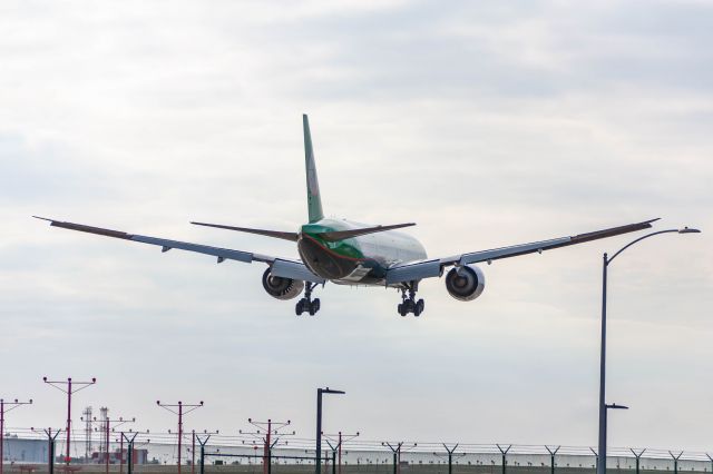 BOEING 777-300ER (B-16716)