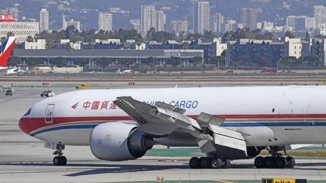 BOEING 777-200LR (B-2079) - Arrived at LAX on 25L, with everything extended on the wings.