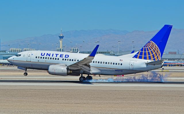 Boeing 737-700 (N15712) - N15712 United Airlines 1998 Boeing 737-724 - cn 28783 / ln 105 - Las Vegas - McCarran International Airport (LAS / KLAS)br /USA - Nevada August 28, 2014br /Photo: Tomás Del Coro