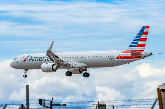 Airbus A321neo (N436AN) - An American Airlines A321 neo landing at PHX on 3/11/23. Taken with a Canon R7 and Canon 100-400 EF L II lens.