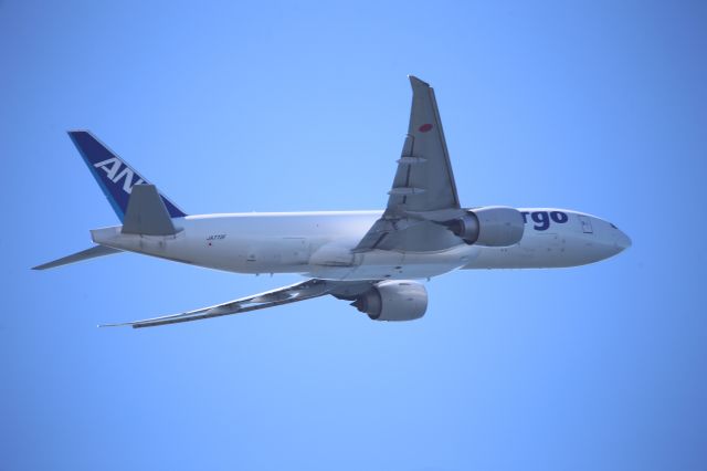 BOEING 777-200LR (JA772F)