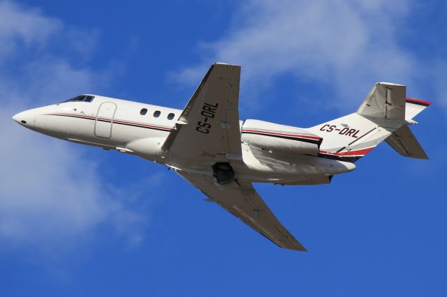 Hawker 800 (CS-DRL)