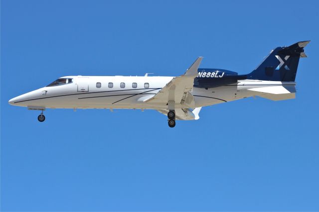 Learjet 60 (N888LJ)