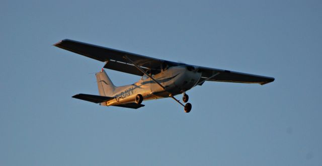 Cessna Skyhawk (C-GAVV) - One of two Cessna 172s owned by the Windsor Flying Club.