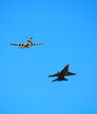 North American P-51 Mustang (N51HY)