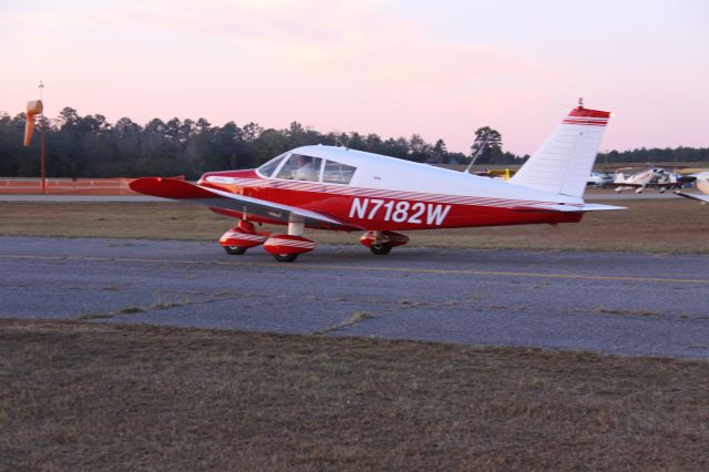 Piper Cherokee (N7182W)