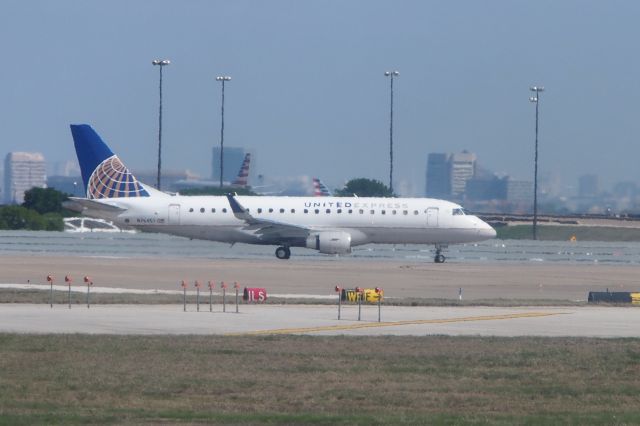 Embraer 170/175 (N154SY)