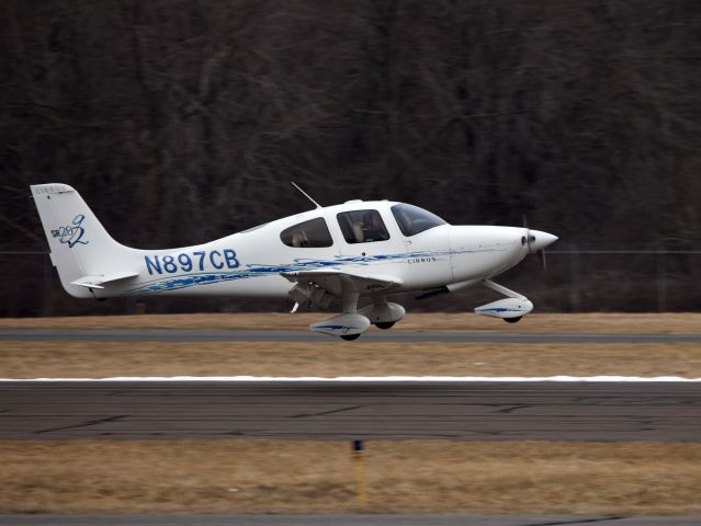 Cirrus SR-20 (N897CB) - Perfect approach runway 08 at Danbury CT.