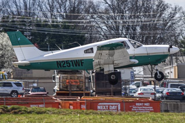 Piper Cherokee (N251WF)