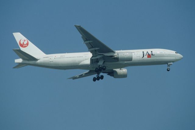 Boeing 777-200 (JA8985) - Final Approach to Tokyo-Haneda Intl Airport Rwy16L on 1997/09/01