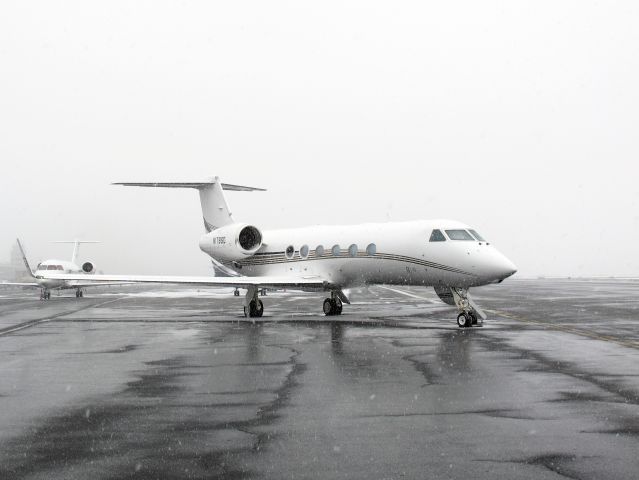 Gulfstream Aerospace Gulfstream IV (N178SD) - Aircraft on preparing for a departure to KOPF...get away form the snow in the Northeast...