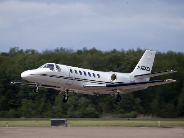 Cessna Citation V (N365EA) - Take off runway 26. The aircraft is operated by CFM COrpoerate Flight Management. wwwflycfm.com