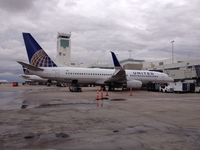 Boeing 737-800 (N76288) - First United 737-800 I have seen at DIA with the new winglets.