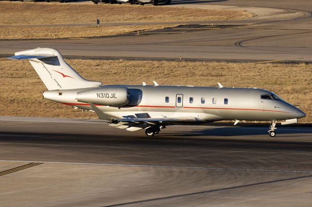 Bombardier Challenger 300 (N310JE)