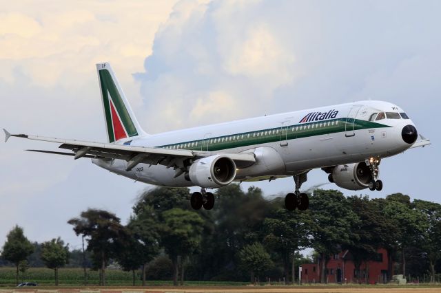 Airbus A321 (I-BIXF)