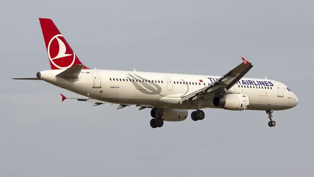Airbus A321 (TC-JMK)
