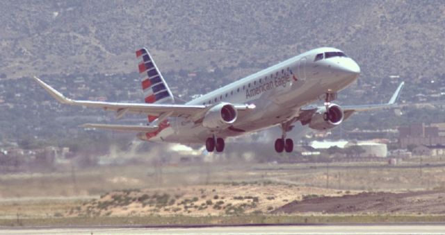 Embraer 175 (N291NN)