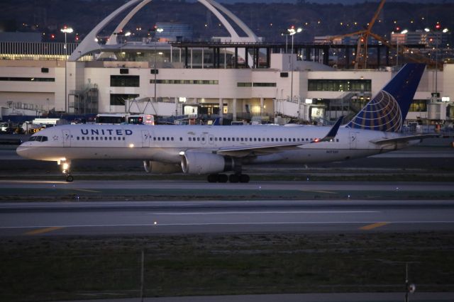 Boeing 757-200 (N17139)