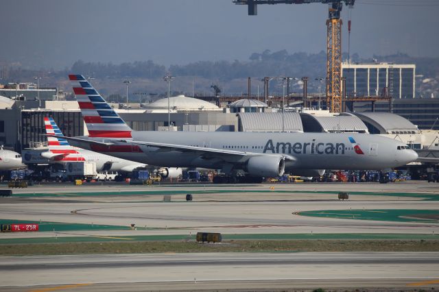 Boeing 777-200 (N772AN)