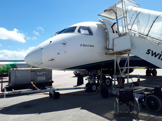 Embraer ERJ-190 (PR-AXJ)