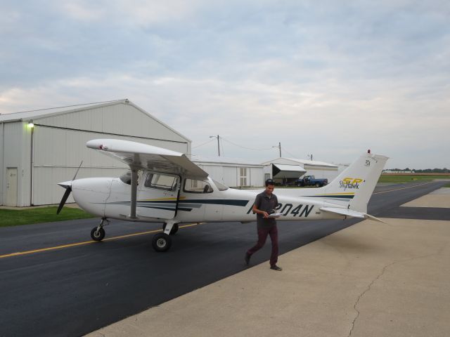 Cessna Skyhawk (N5204N) - CFI Ed Vargas with N5204N