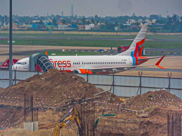 Boeing 737-700 (VT-BXK)