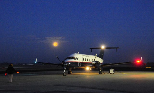 — — - Great Lakes Beechcraft 1900 at Merced Regional Airport (KMCE)