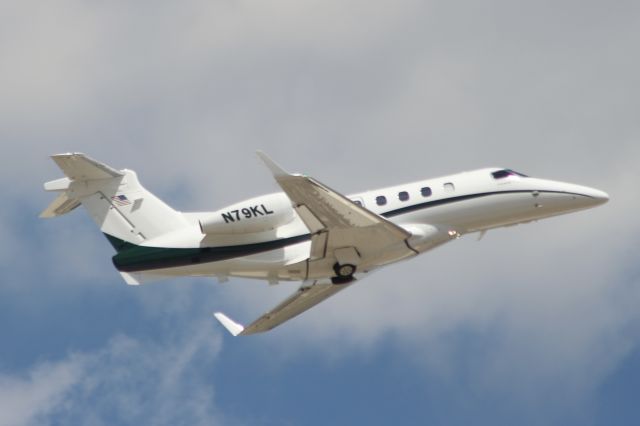 Embraer Phenom 300 (N79KL) - 13APR23