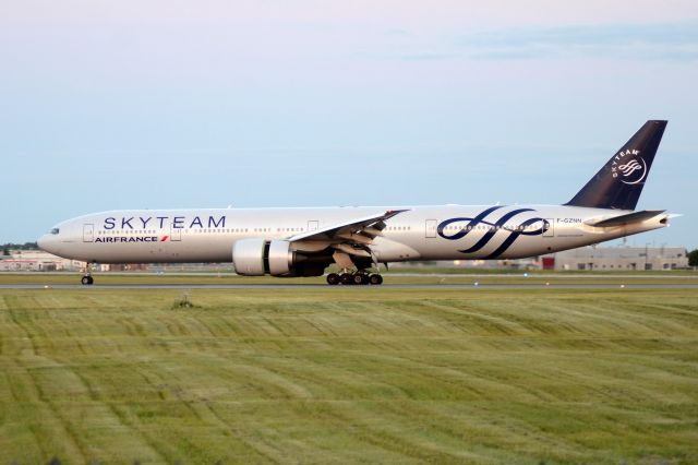 Boeing 777-200 (F-GZNN) - Air France - B777 - F-GZNN