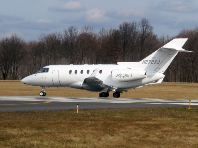 Hawker 800 (N272XJ) - Take off runway 34.