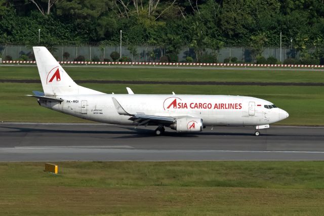 BOEING 737-300 (PK-MGI)