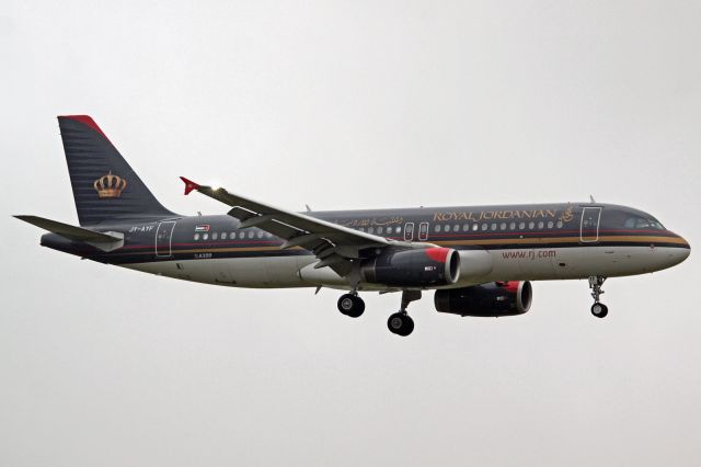 Airbus A320 (JY-AYF)