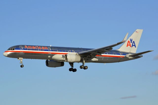 Boeing 757-200 (N676AN)