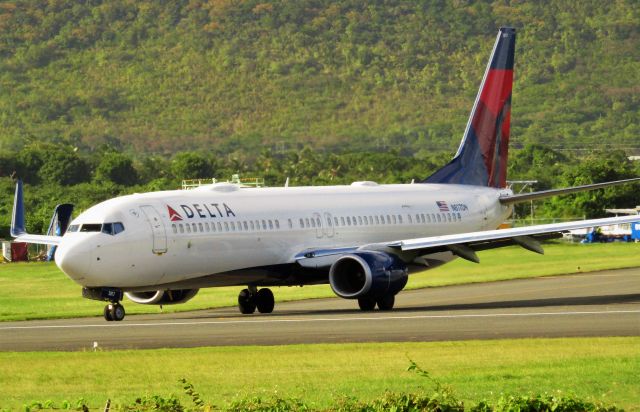 Boeing 737-900 (N817DN)