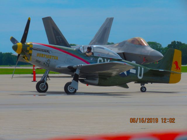 North American P-51 Mustang (N5428V)